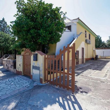 Casa Vacanze Zefiro Орозей Екстер'єр фото