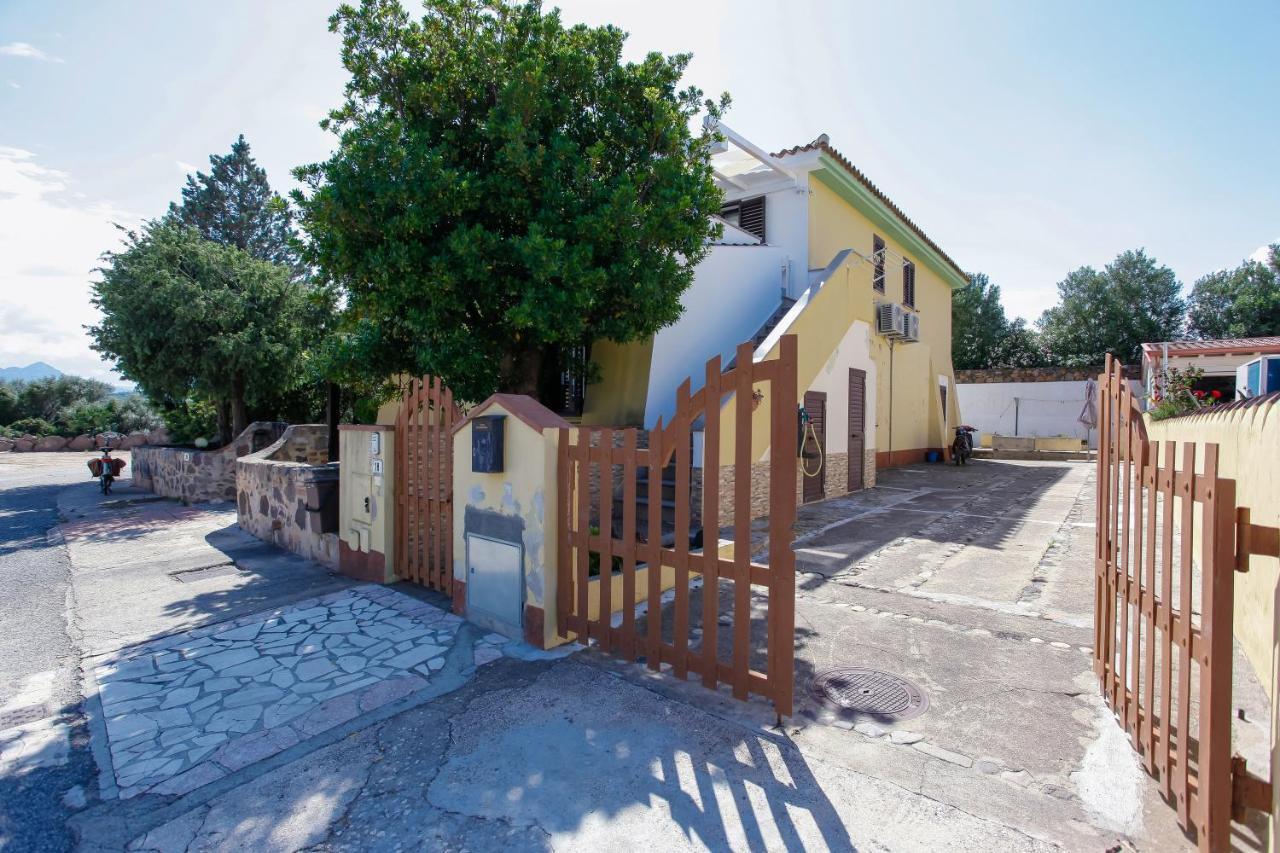 Casa Vacanze Zefiro Орозей Екстер'єр фото